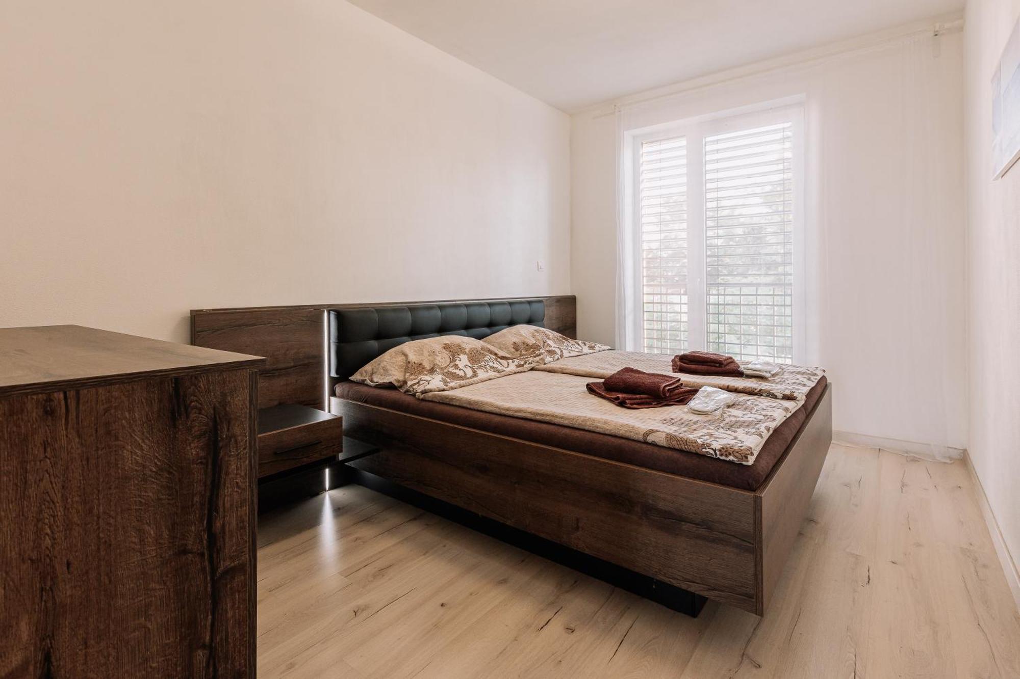 Sunrise Apartments Сенец Экстерьер фото